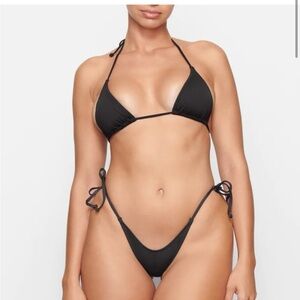 Skims swim triangle bikini top. Medium. Onyx. Brand new with tags
